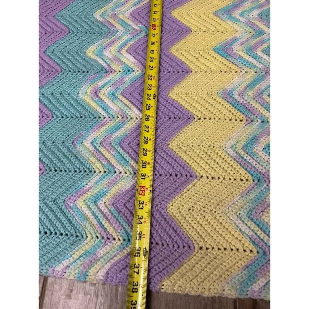 Vintage Handmade Crochet Chevron Afghan Pastel Ripple Blanket‎ Throw 62